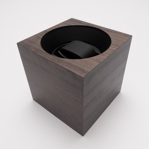 Linley Henley Watch Winder Walnut - Picture 5 of 7